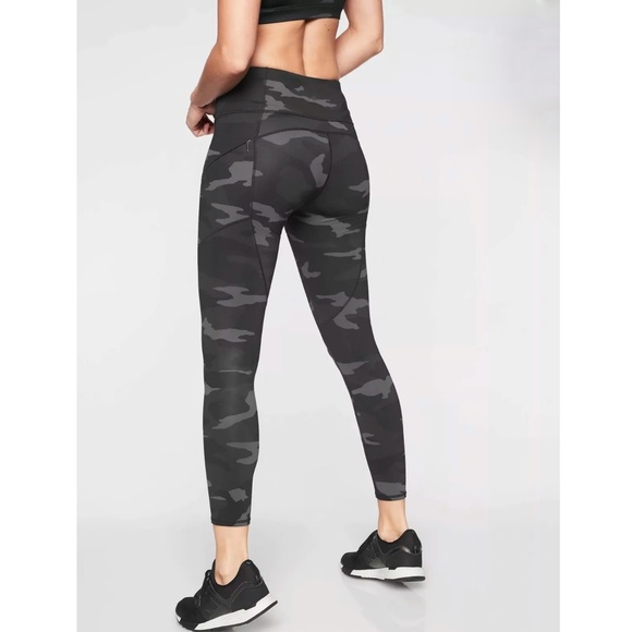 Athleta Camo Contender 7/8 Tight Woman’s Size XS Black & Grey Zip Pockets - Picture 7 of 14